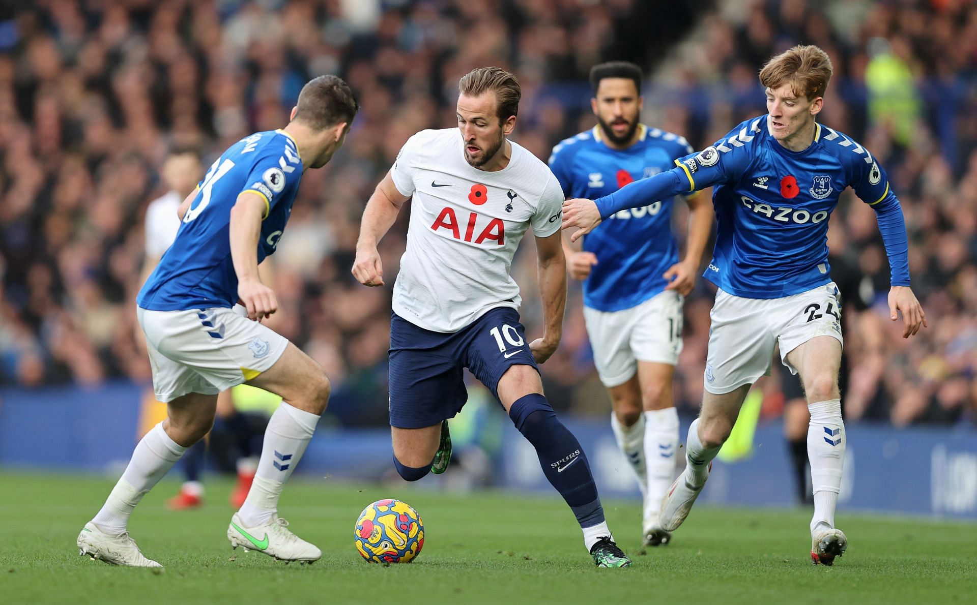 Kane is the second-fastest to reach 100 league goals